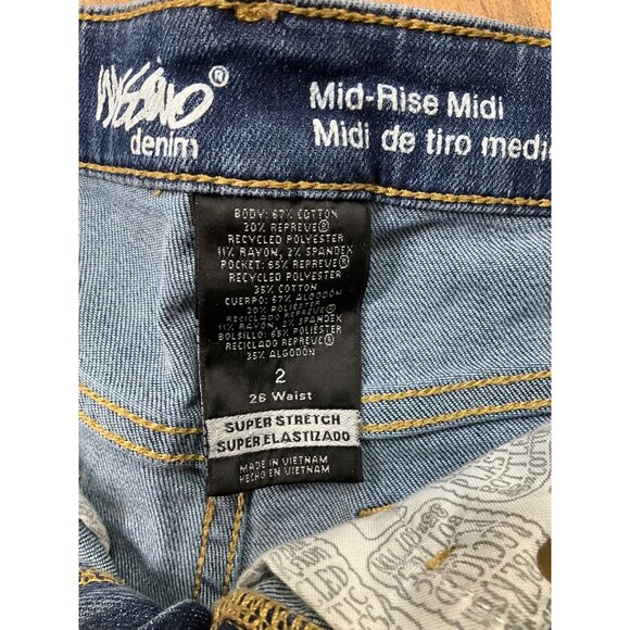 Mossimo Denim Mid Rise Midi Jean frayed Shorts Women's Size 2 - Picture 5 of 10